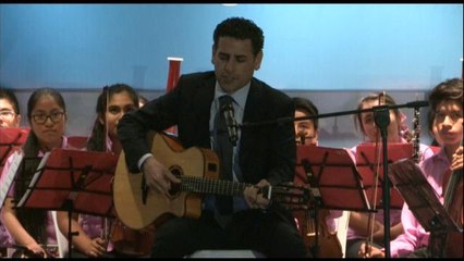 El tenor Juan Diego Flórez lleva una "Sinfonía Dígital" a los jóvenes peruanos