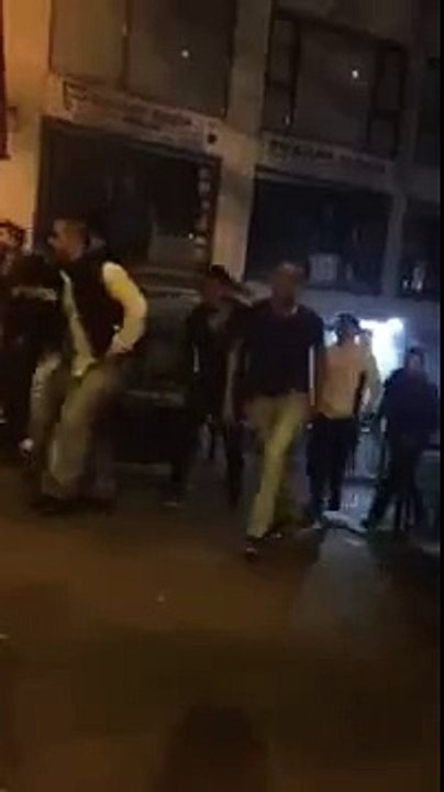 Galata'da İçki İçenlere Saldıran Grup