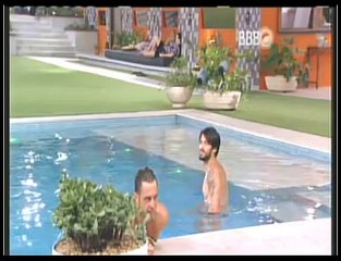 "Eu ia entrar ontem (na piscina) aí eu cheguei aqui e só o Renan entrou, eu falei gente, melhor não ir não"