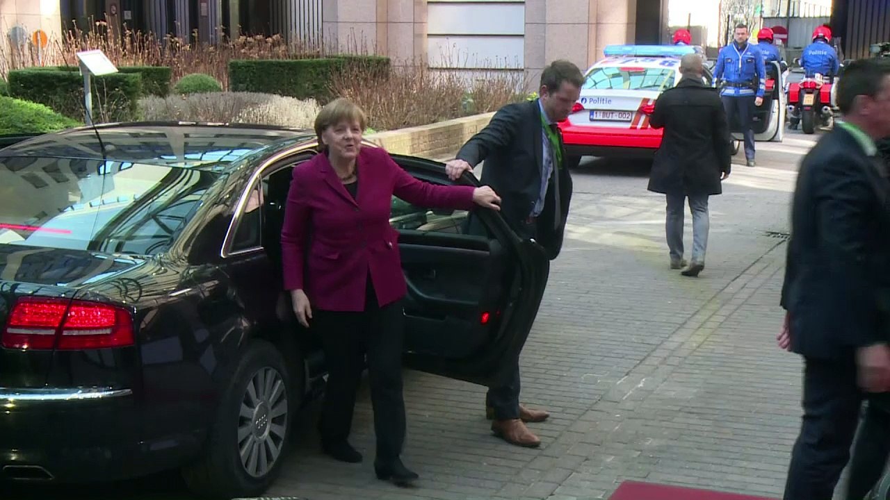 EU leaders meet in Brussels to discuss migrant crisis