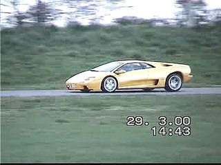 Lamborghini Diablo VT  corner slide 2