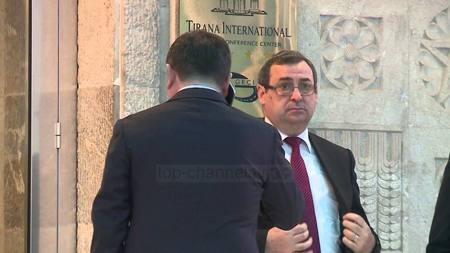 Pas perdeve të Kongresit - Top Channel Albania - News - Lajme