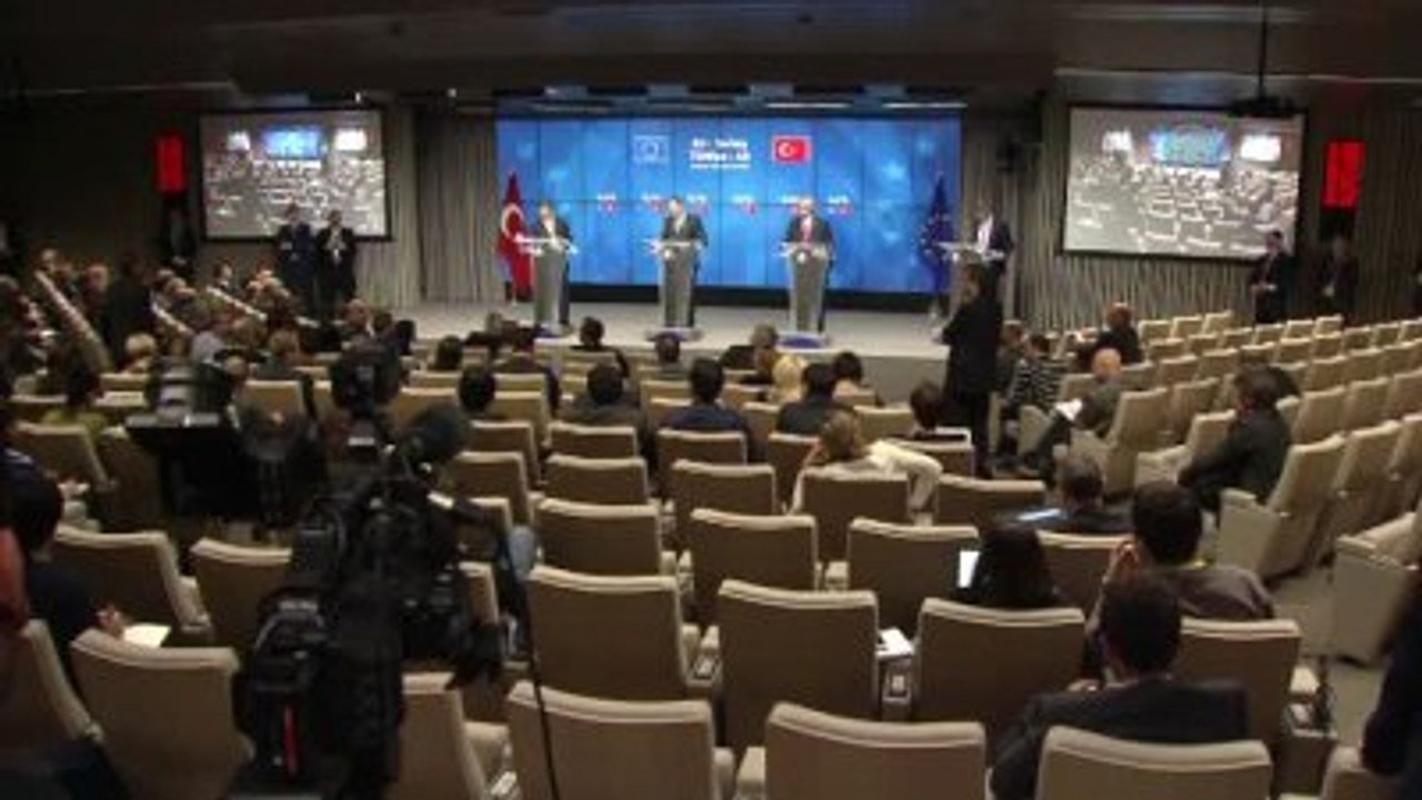 Davutoğlu: 'Daeş ve PKK Arasında Bir Fark Yok. Herkes Bizi Bizi Dinlemeli ve Duygularımızı Anlamalı'