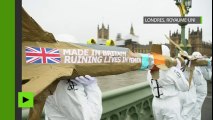 Londres : des opposants à la ventes d’armes à l’Arabie saoudite défilent avec des missiles factices