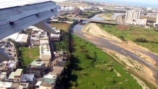 華航降落台灣桃園機場__China airline landing on taiwan's 