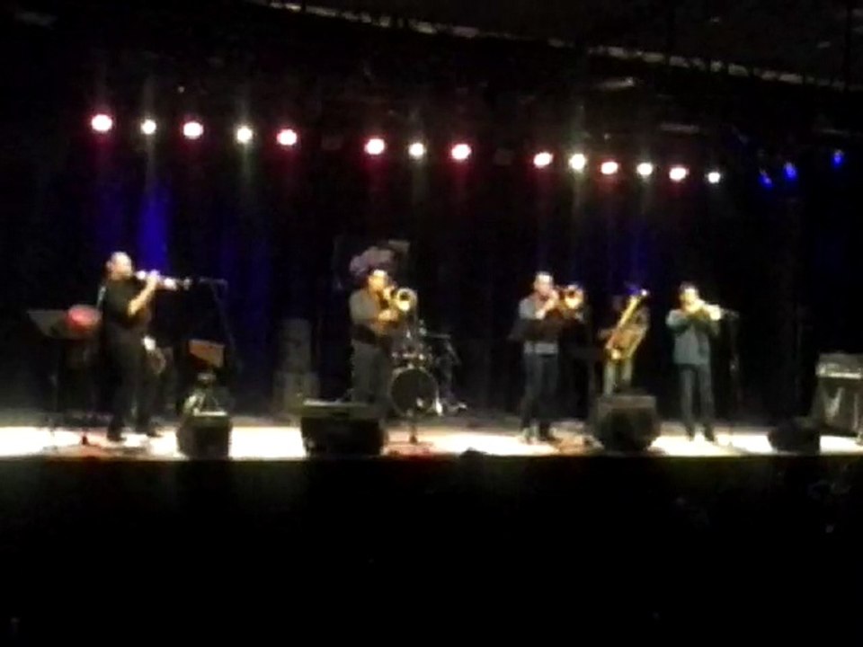 El Naffikha (the Blowers) 4-9