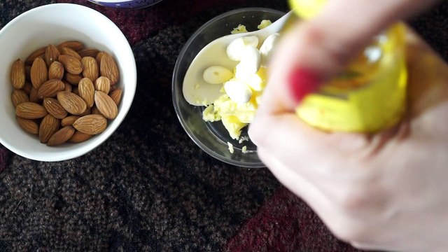 Almond Moisturizing Massage Cream to Get Smooth & Younger Looking Skin