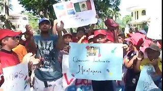 Marchan en Santiago por la liberación de niño de 5 años en mexicano