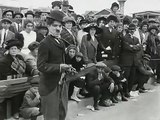 Charlie Chaplin in Kid Auto Races at Venice (1914) H