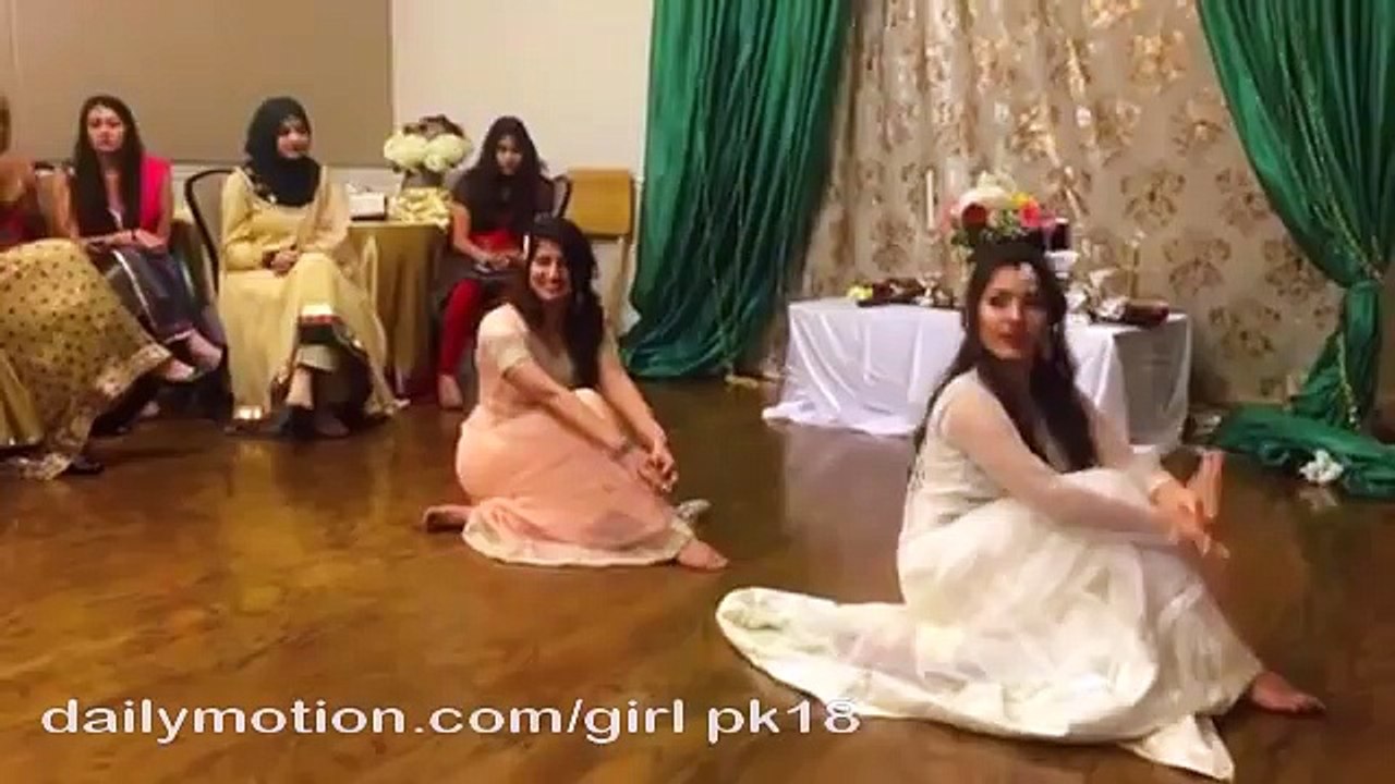 Best Latest Mehndi Dance Ever