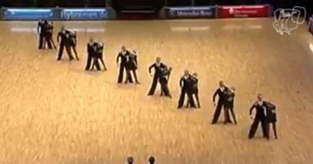 Fantastican ples uz Ice Ice Baby