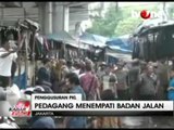 Aparat Satpol PP Gelar Penertiban 3000 PKL di Jakarta Selatan