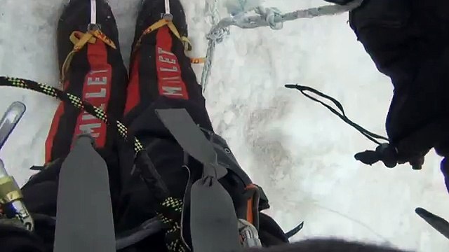 Everest - Crossing Crevasses