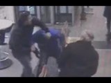 Casalnuovo (NA) - Poliziotto-eroe sventa rapina alle Poste (18.03.16)