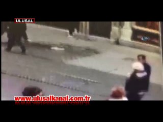 İstiklal Caddesi'ndeki canlı bomba saldırısı kamerada