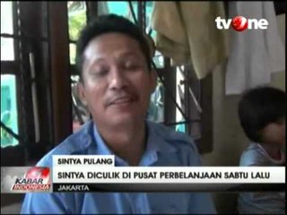 Sintya Kembali ke Rumah Diantar Sopir Taksi
