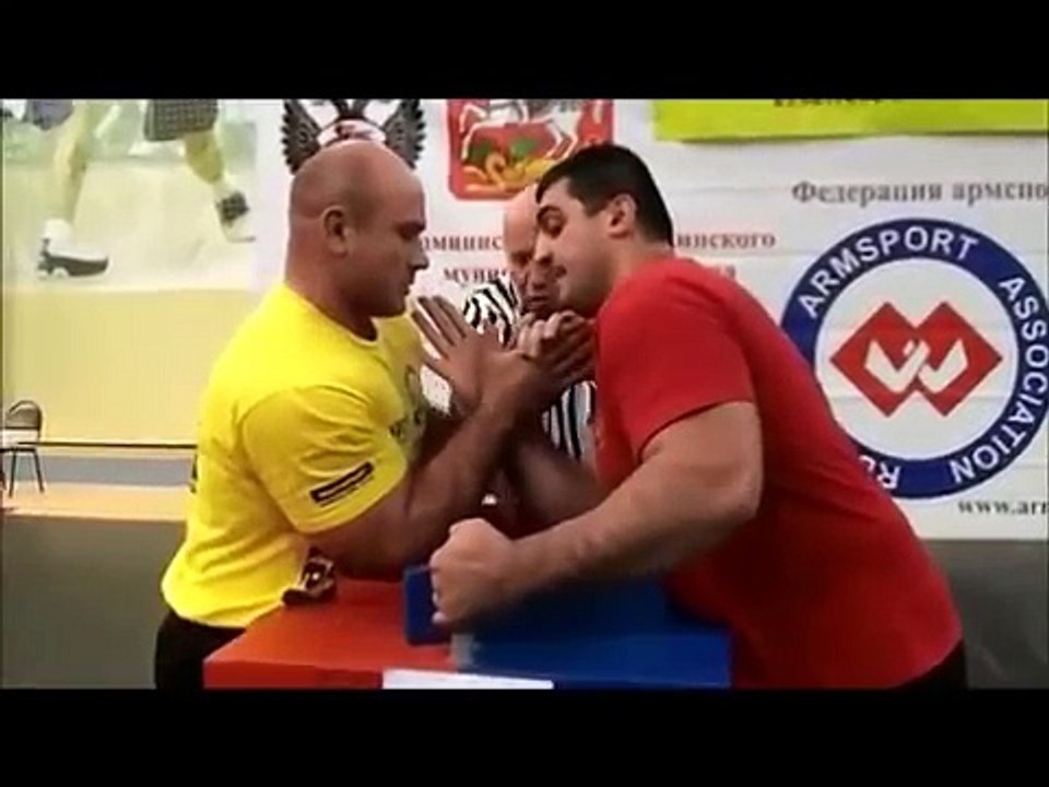 BİLEK GÜREŞİ TÜRK VS RUS KOMİK