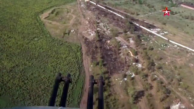 Кадры полета российских бомбардировщиков Ту-95 на учениях в Таджикистане