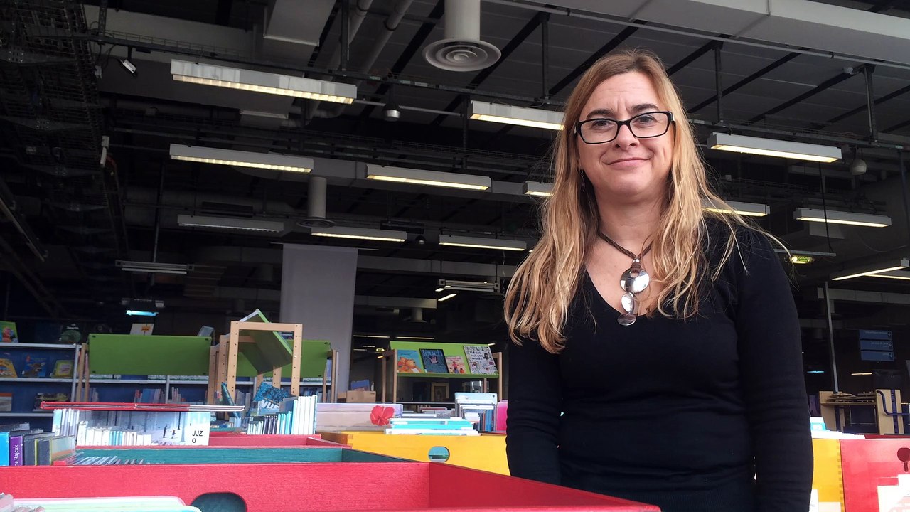 Jeunesse à la bibliothèque en langue des signes française