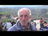Elbasan, banorët e Godoleshit marrin kazmat dhe lopatat për të ndërtuar rrugën- Ora News