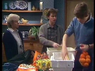 Neighbours ( 1985 ) E118