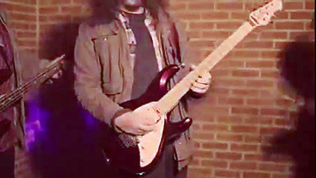 Dan Shaffer - Since She's Been Gone (Comic FULL HD 720P)