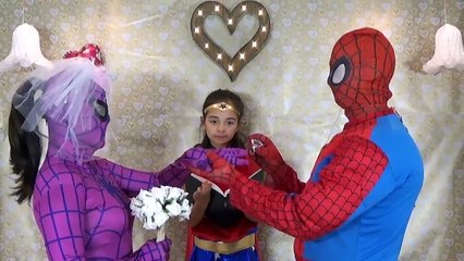 SPIDERMAN JUST MARRIED! vs PINK SPIDERGIRL In Real Life Superhero Movie FUN IRL