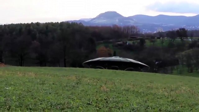 Real UFO With Aliens Caught On Camera UFO Caught From Helicopter Over Montana, USA (HD)