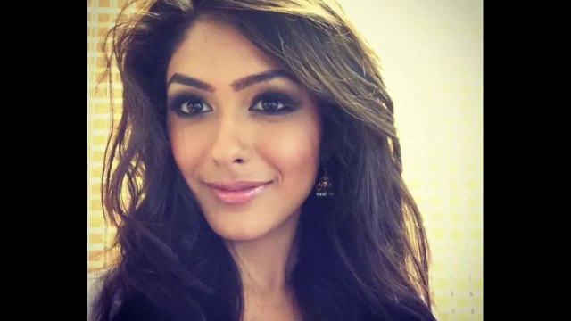 Kumkum Bhagya's Actress Mrunal Thakur Rare Hot