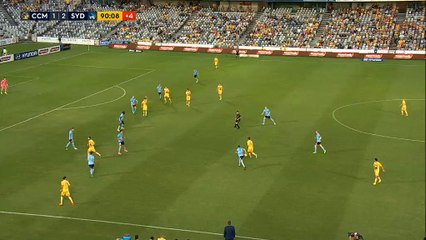 Australie - Le gardien se troue complètement