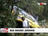 Bus Family Raya Terjun ke Jurang, 48 Penumpang Luka Parah