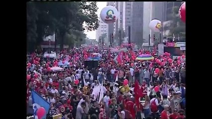 Grupos contra e a favor do governo entram em confronto na Avenida Paulista
