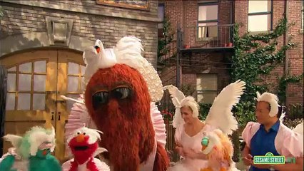 Sesame Street - Lifting Snuffy