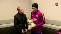 Neymar recebe o Samba de Ouro