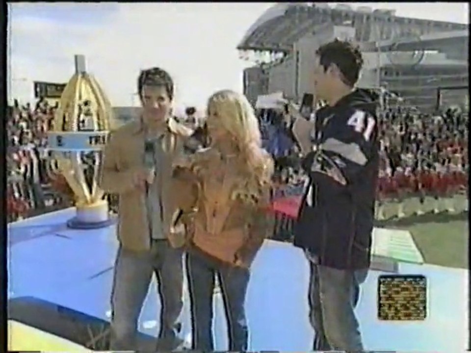 Nick & Vanessa Lachey, Jessica Simpson Rock n Jock Halftime