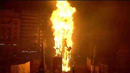Las Fallas queman tras la lluvia sus deseos de ser Patrimonio de la Humanidad