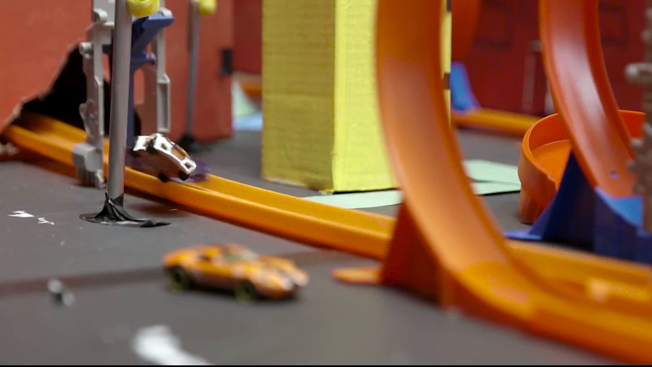 Collision Course | Hot Wheels Labs | Hot Wheels