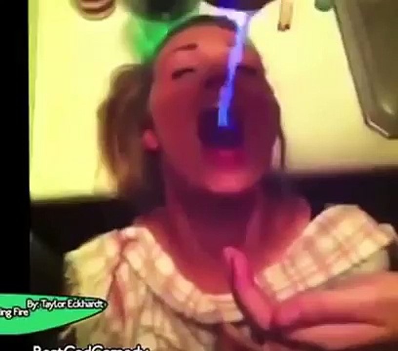 SCHERZI STRADALI, CADUTE SPETTACOLARI, VIDEO DIVERTENTI