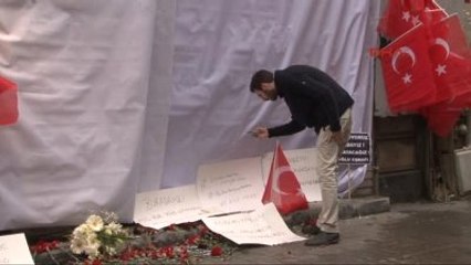 Patlamanın Olduğu Yere Türk Bayrakları Asıldı, "Korkmuyoruz" Yazıları Bırakıldı