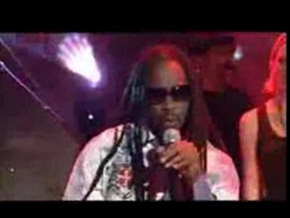 Nelly Furtado on Rove Live 8th August 2006