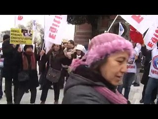 İş bırakan eğitimciler meydanlara indi