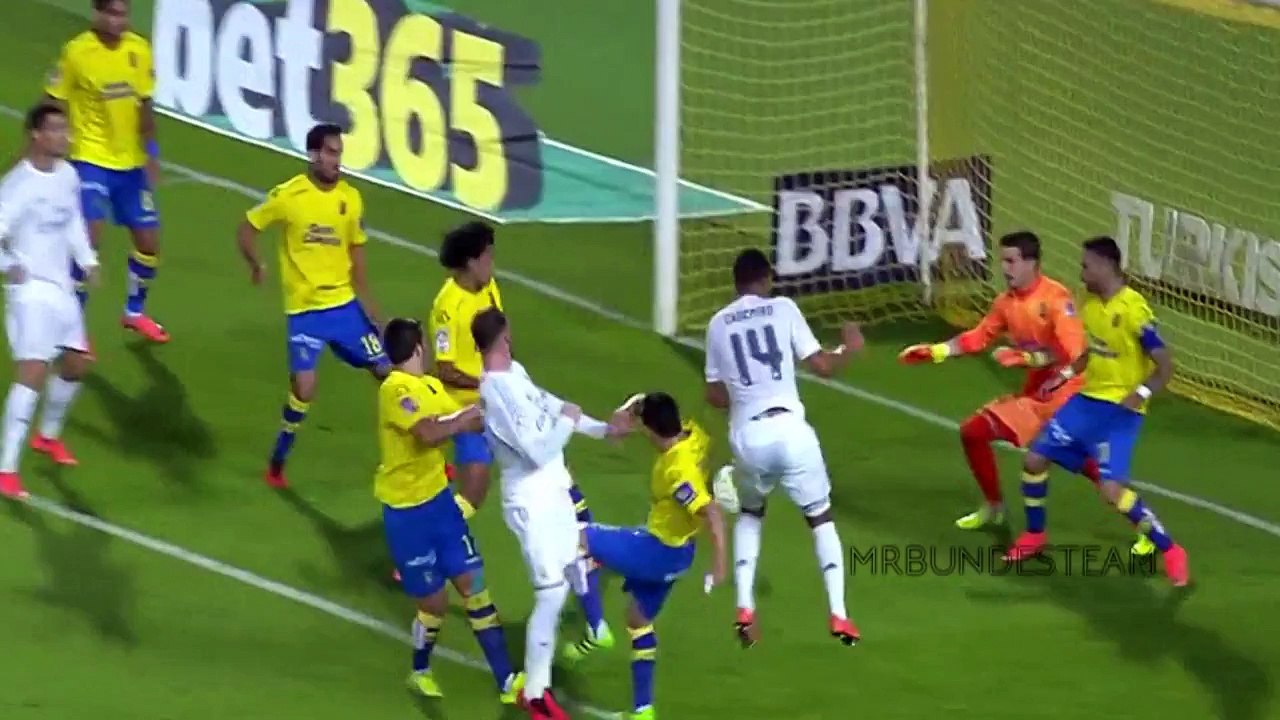 Casemiro 2015/2016 | The Beast | Crazy Skills - Show HD