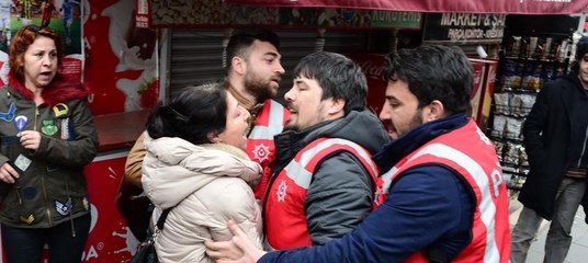 Bakırköy'e yürümek isteyen HDP'lilere polis müdahalesi