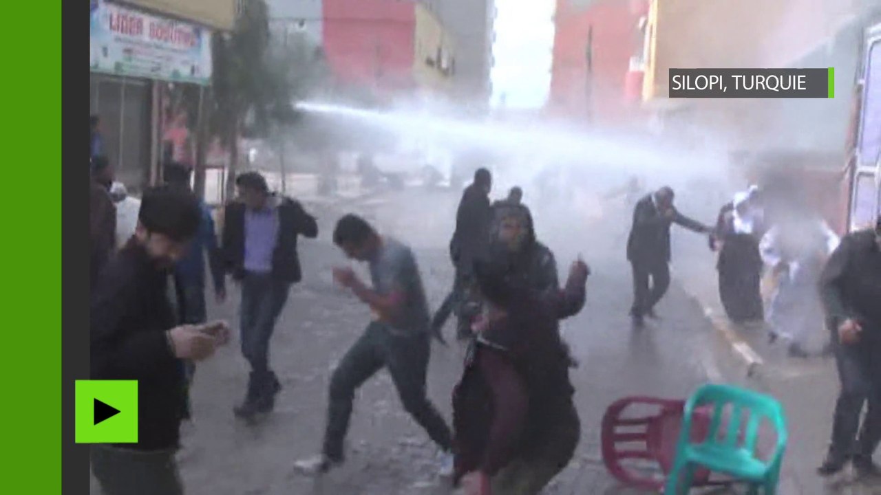 La police utilise des canons à eau contre les Kurdes célébrant Norouz