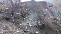 Hakkari'de Toprak Kayması Bir Eve Zarar Verdi-Tamamı