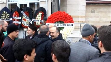 MHP Milletvekili Erhan Usta'nın Babası Toprağa Verildi