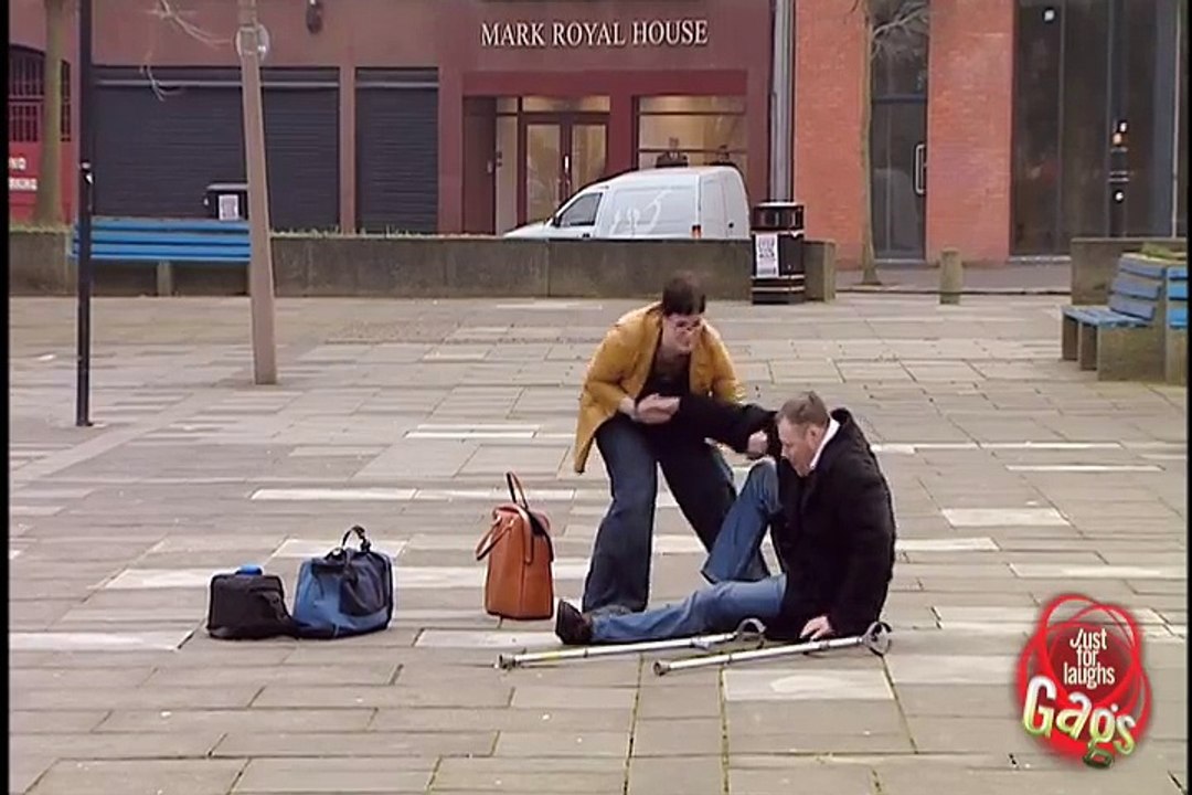 Daily Laughs_Stuck to pavement prank