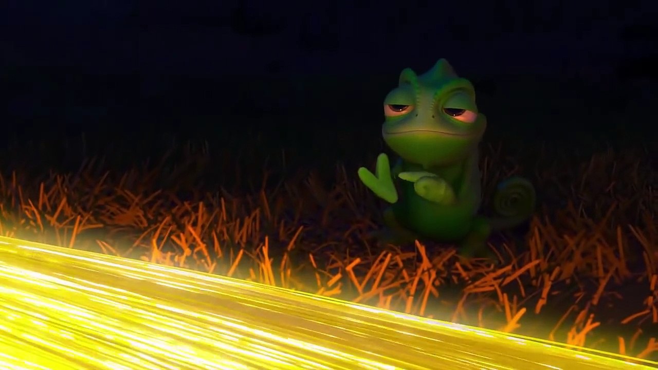 Tangled - Rapunzel heals Eugene's hand HD