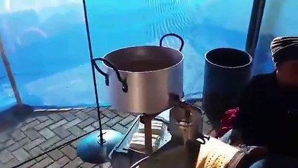 Une machine qui produit automatiquement des crêpes