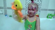 Сюрпризы в пенной ванне Холодное Сердце Дисней Surprises in a bubble bath Frozen Disney